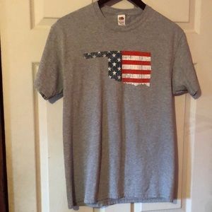Oklahoma Logo USA Flag T-Shirt Mens Medium M